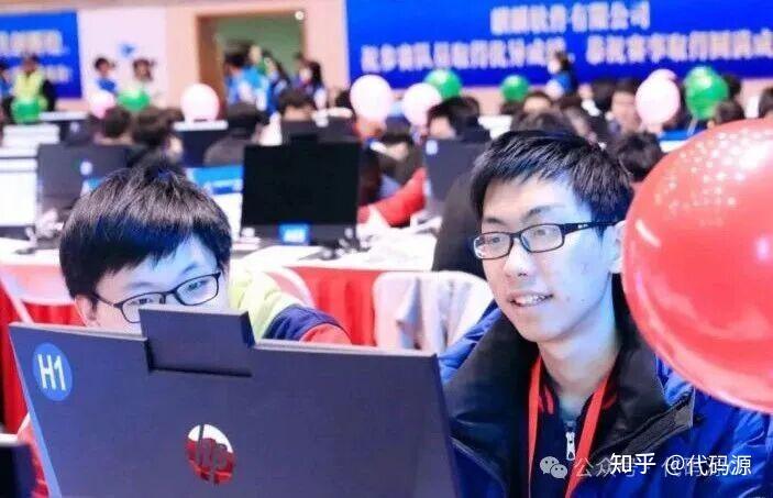 蒋凌宇，初三寒假开始搞信奥，差一名没去成IOI，后来超过tourist问鼎Codeforces